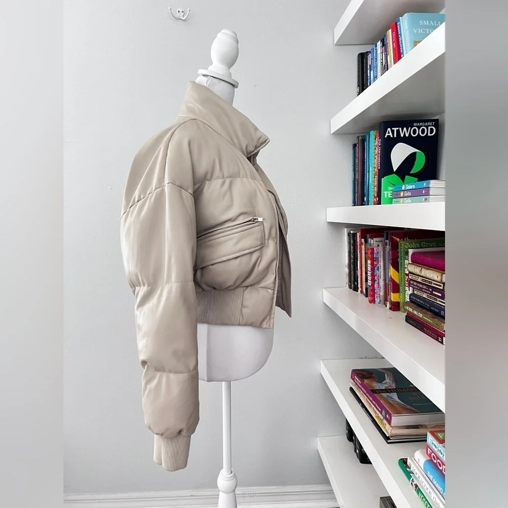 Saunders Collective Faux Leather Cream Puffer Jacket size medium - Picture 10 of 16